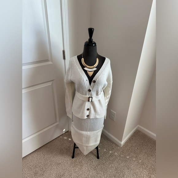 Simplee Women's Knitted Skirt and Blouse with Belt Two Pieces Skirt Set - Picture 7 of 14